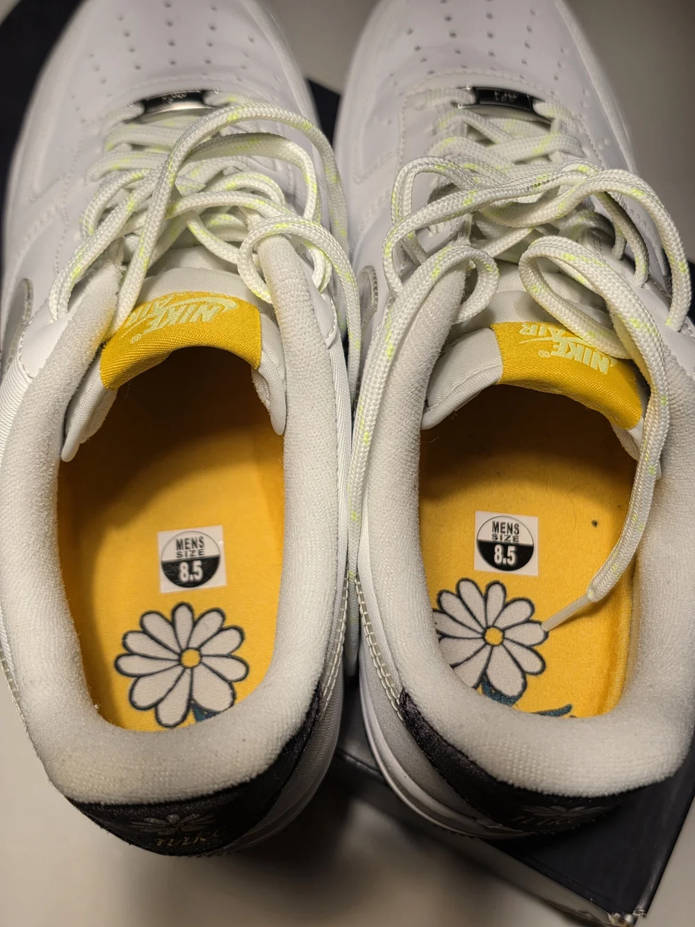 Nike Air Force 1 Low White with Yellow Tongue - Picture 6 of 10
